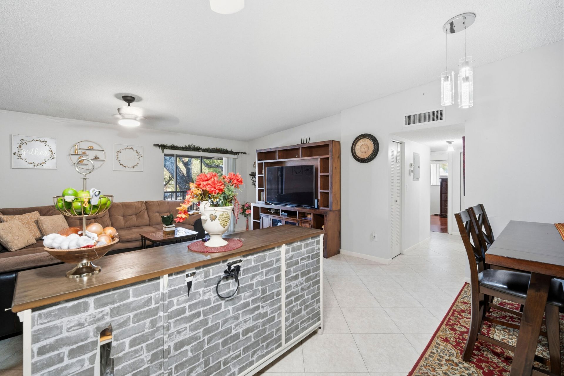 9965 N Belfort Circle, Unit 209, Tamarac, FL 33321 Photo