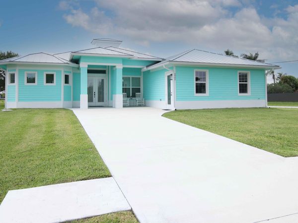 2002 SW Capeador Street, Port St. Lucie, FL 34953