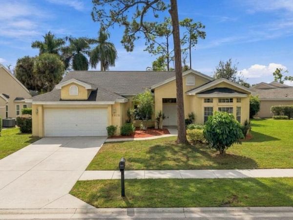 1015 LAKE BREEZE Drive, Wellington, FL 33414