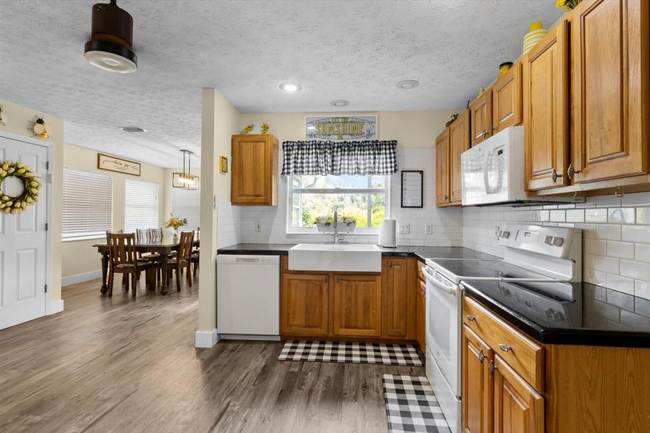 10612 Pine Cone Lane, Fort Pierce, FL 34945 Photo