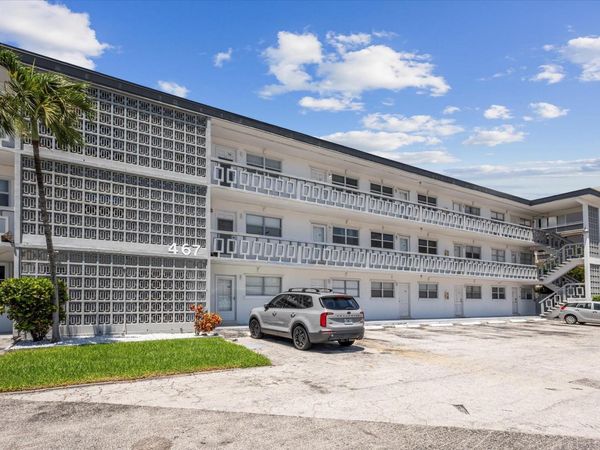 467 GOLDEN ISLES Drive, Unit 206, Hallandale Beach, FL 33009