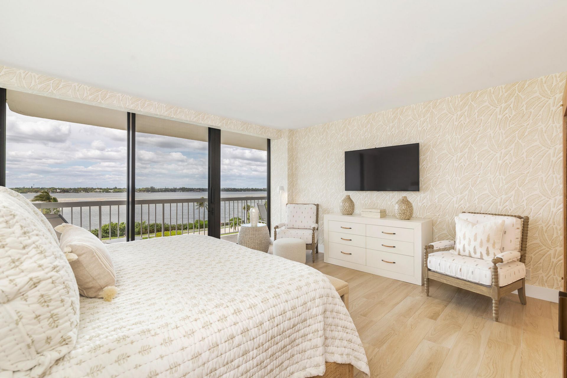 3300 S Ocean Boulevard, Unit 407N, Palm Beach, FL 33480 Photo