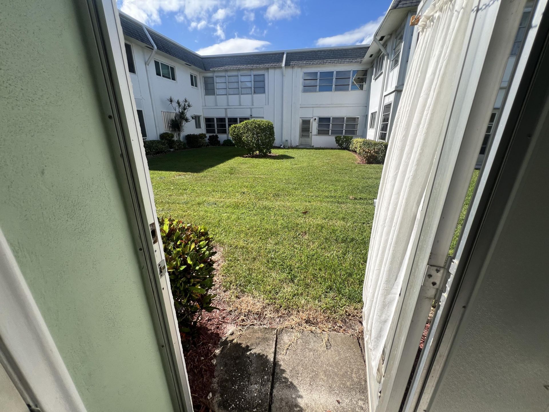 3320 Lake Osborne Drive, Lake Worth Beach, FL 33461 Photo