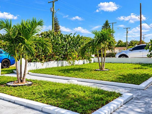 173 W 16th Street, Riviera Beach, FL 33404