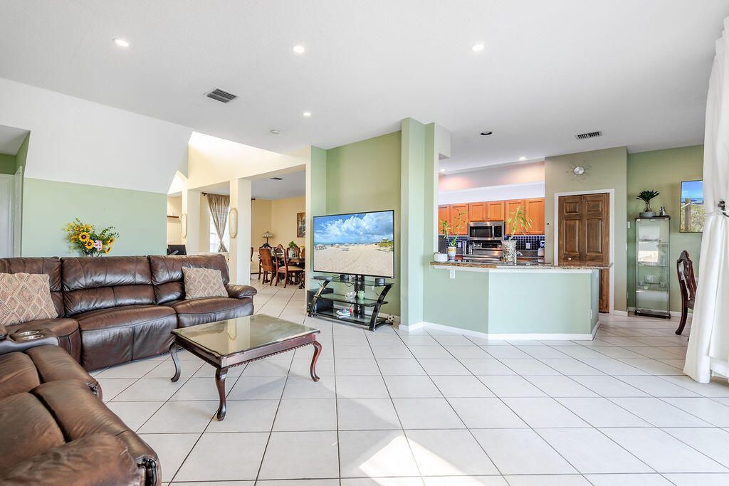 1233 Avondale Lane, West Palm Beach, FL 33409 Photo