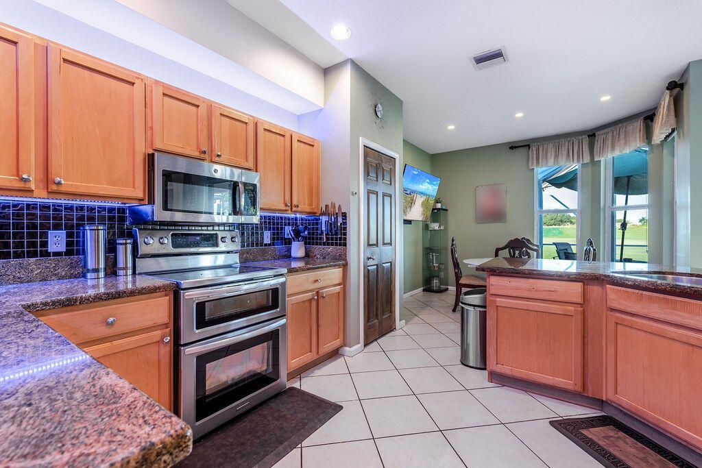 1233 Avondale Lane, West Palm Beach, FL 33409 Photo