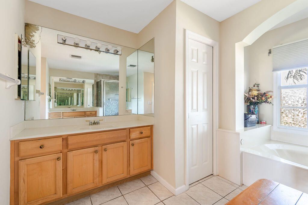 1233 Avondale Lane, West Palm Beach, FL 33409 Photo