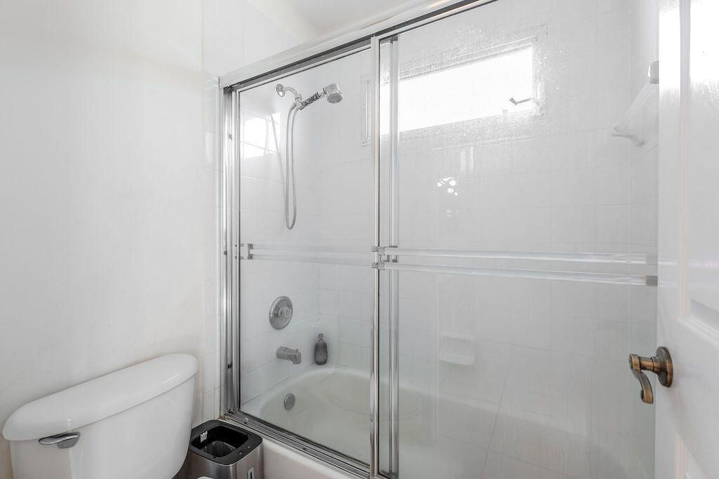 1233 Avondale Lane, West Palm Beach, FL 33409 Photo