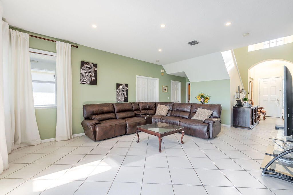 1233 Avondale Lane, West Palm Beach, FL 33409 Photo