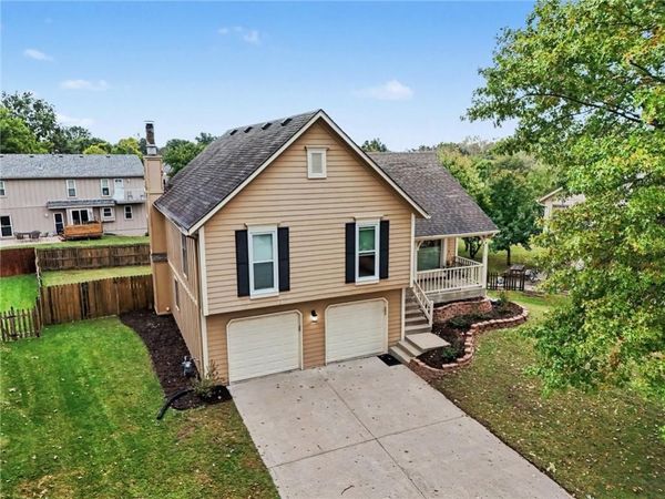 10208 Longwood Court, Kansas City, KS 66109