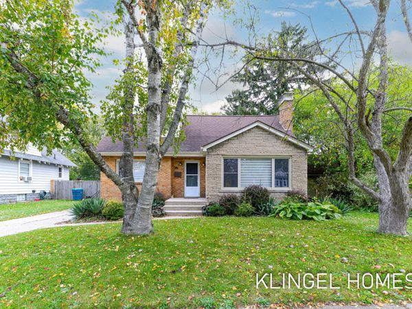 1054 W Larch Avenue, Muskegon, MI 49441