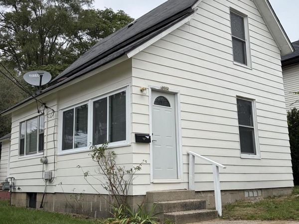1205 SE Hall Street SE, Grand Rapids, MI 49506