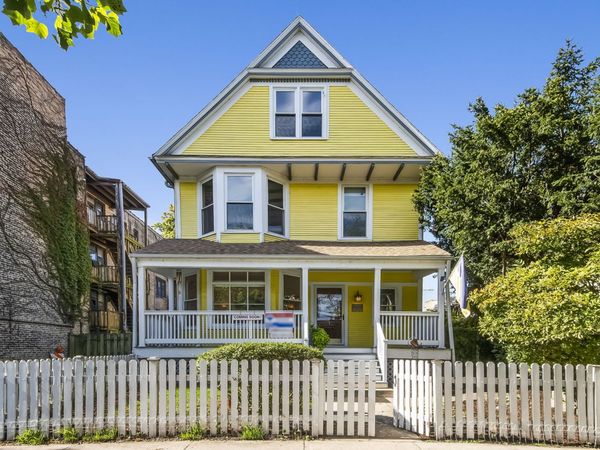 6742 N Glenwood Avenue, Chicago, IL 60626