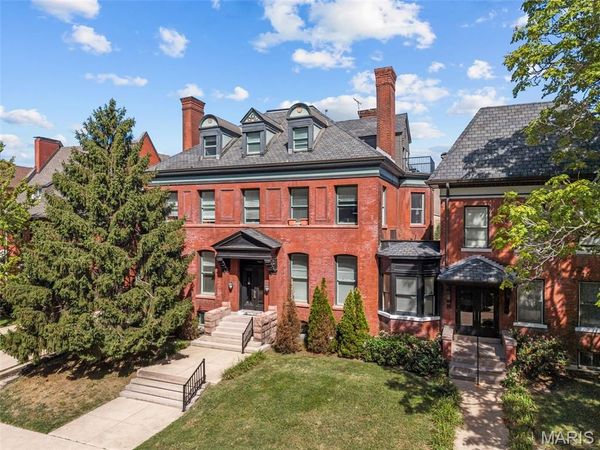 3717 Westminster Place , St Louis, MO 63108