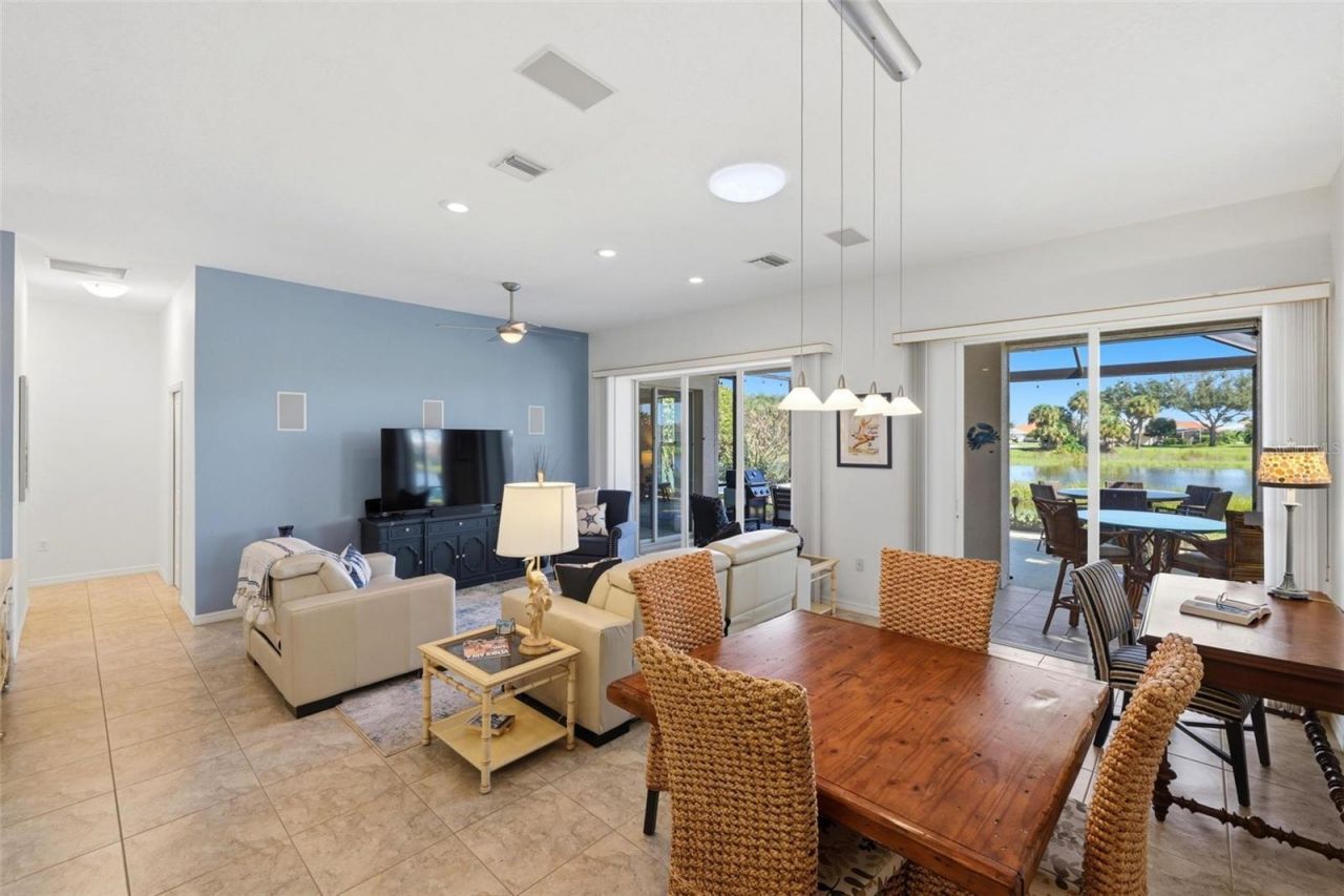 687 Lakescene Drive, Venice, FL 34293 Photo