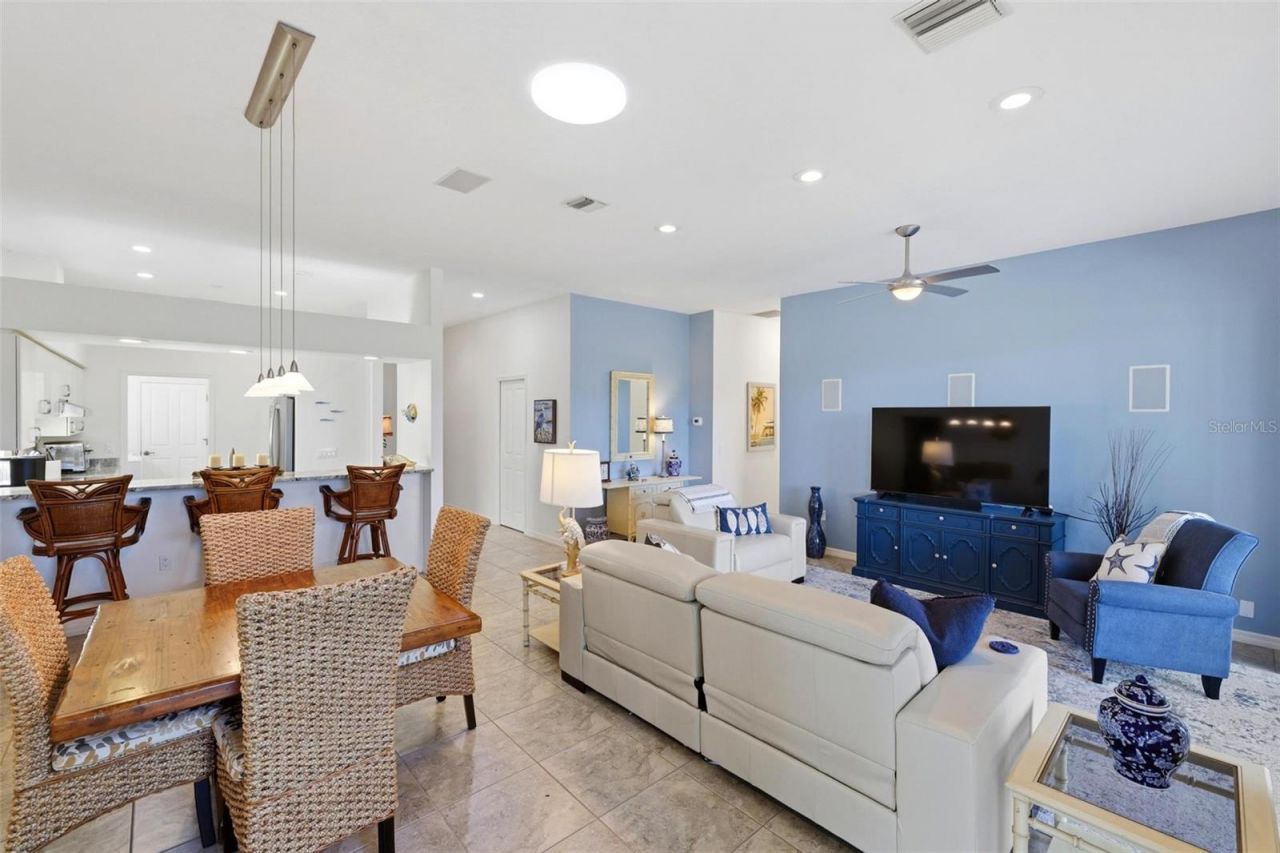687 Lakescene Drive, Venice, FL 34293 Photo