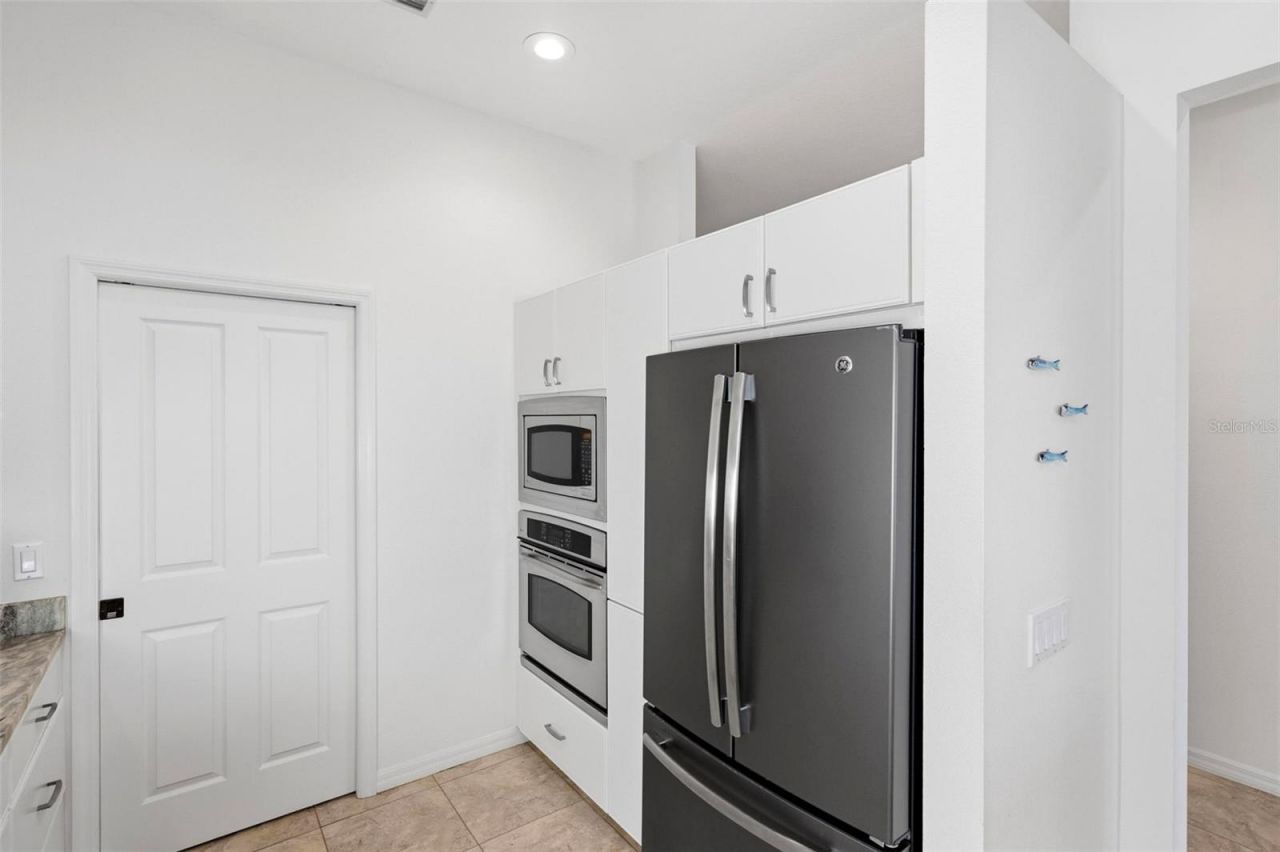 687 Lakescene Drive, Venice, FL 34293 Photo