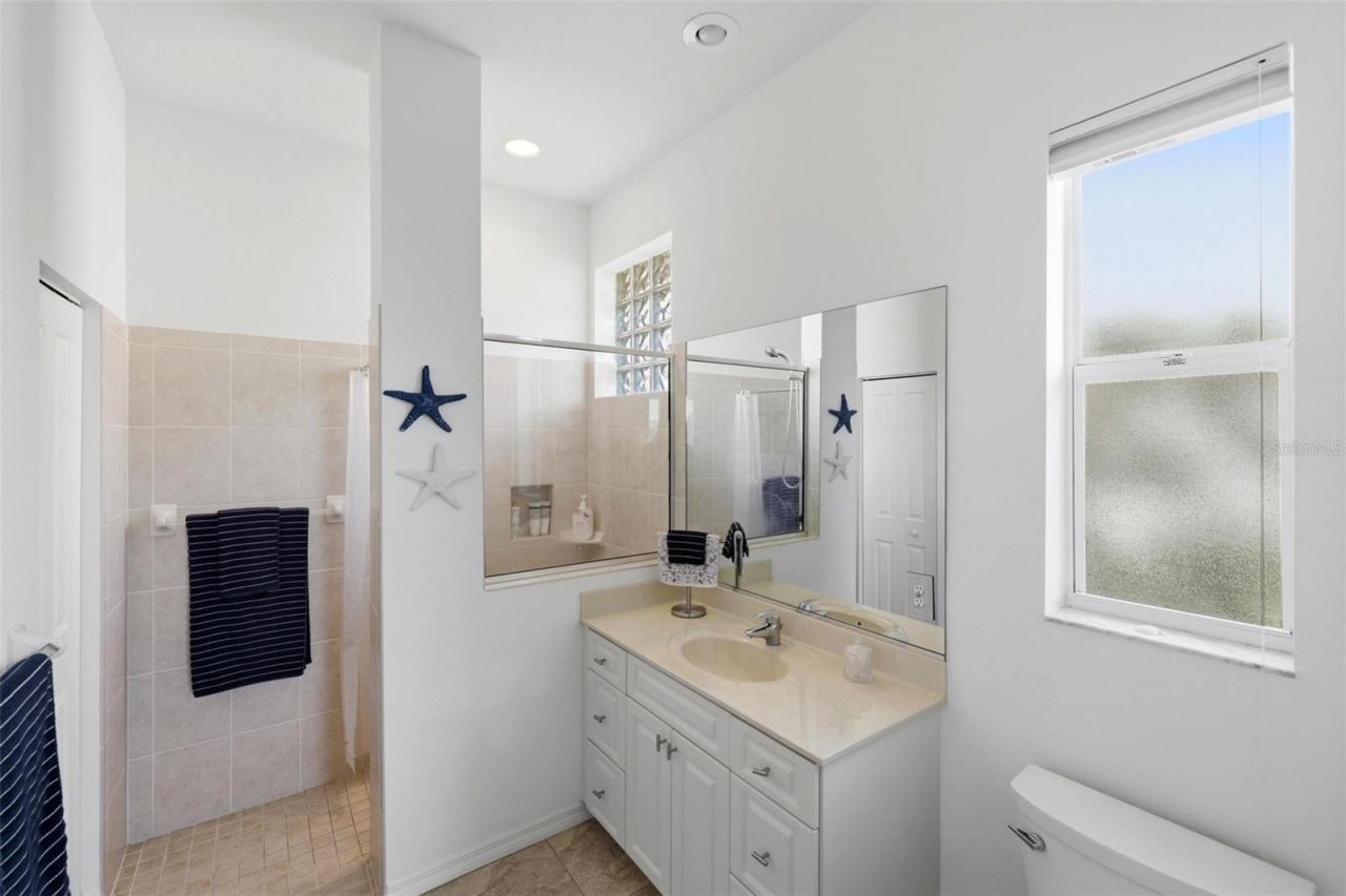 687 Lakescene Drive, Venice, FL 34293 Photo