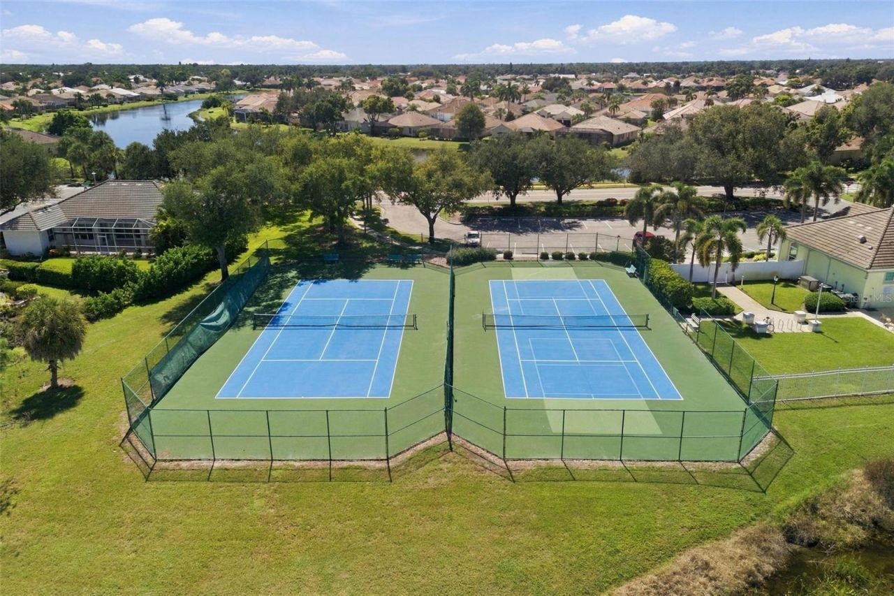 687 Lakescene Drive, Venice, FL 34293 Photo