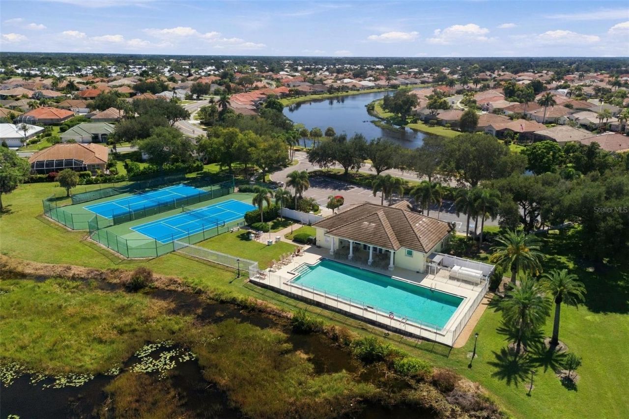 687 Lakescene Drive, Venice, FL 34293 Photo