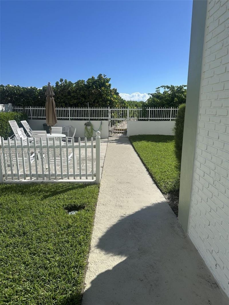 3600 N Ocean Dr , Unit 423, Riviera Beach, FL 33404 Photo