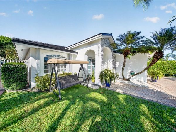 14665 SW 113th Ln , Miami, FL 33186