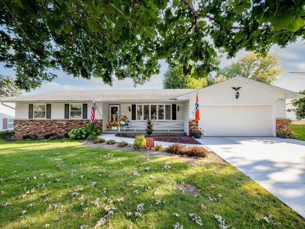 909 Eisenhower Road, Stoughton, WI 53589