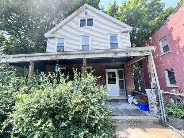 26 Oakwood Avenue, Troy, NY 12180