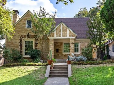 1134 N Edgefield Avenue, Dallas, TX 75208