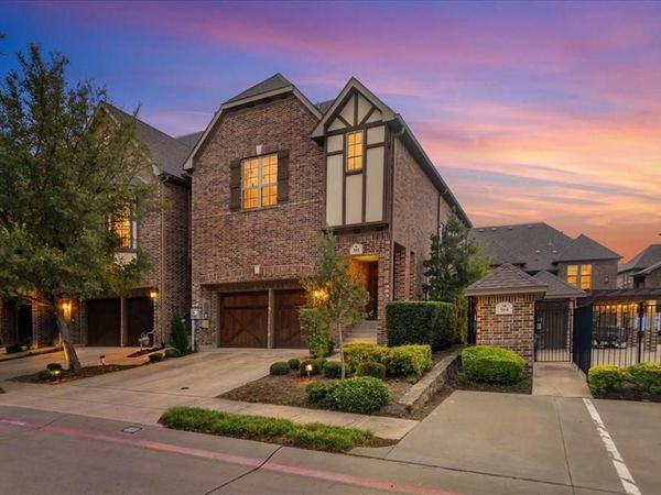 568 Hampshire Drive, Lewisville, TX 75067