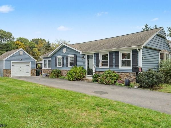 8 Yale St, Mount Olive, NJ 07828