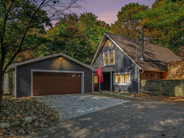 4554 S 4th Street, Kalamazoo, MI 49009