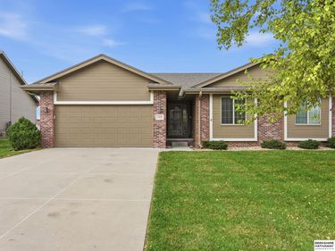 15930 Mormon Street, Bennington, NE 68007