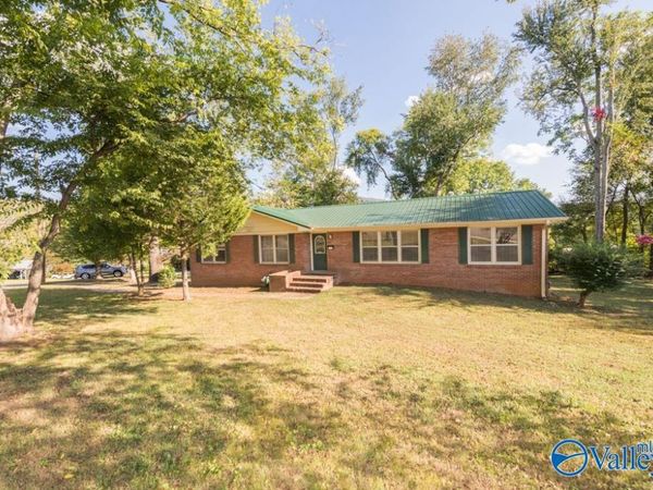 825 Watts Drive SE, Huntsville, AL 35801