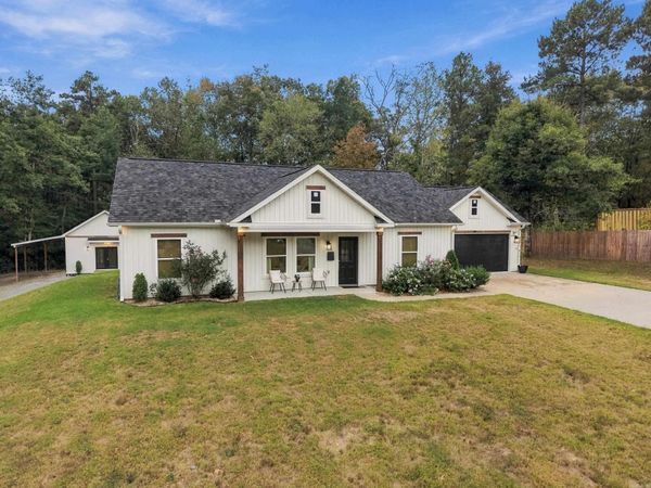 12215 Skyview Dr , Bauxite, AR 72011