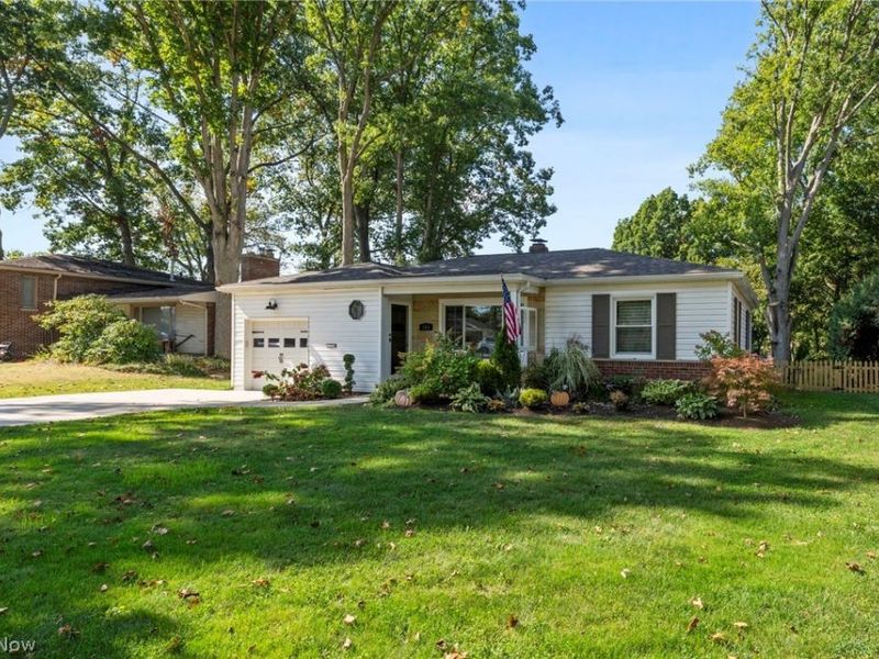 166 Woodhill Drive, Amherst, OH 44001 Photo 2