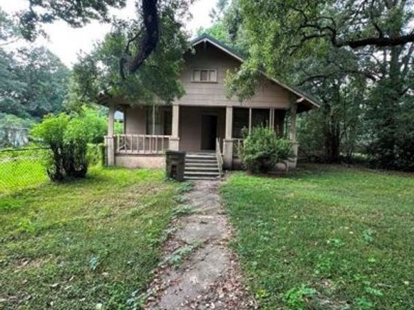 1056 Mcrae Avenue, Mobile, AL 36606