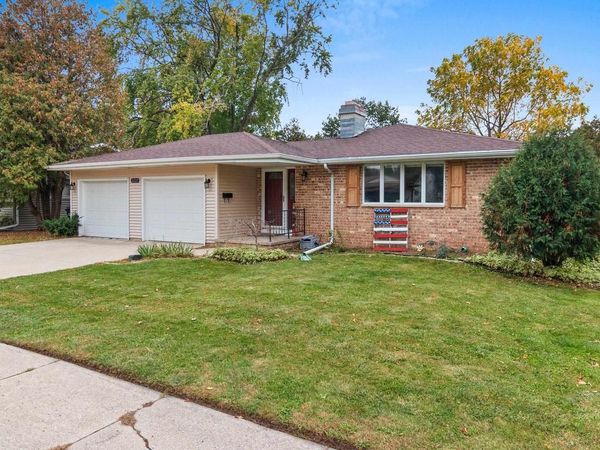 2223 N OUTAGAMIE STREET, Appleton, WI 54914