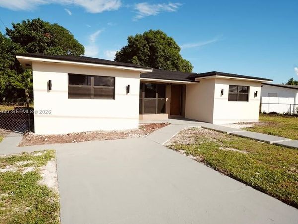 17825 NW 57th Ave , Miami Gardens, FL 33055
