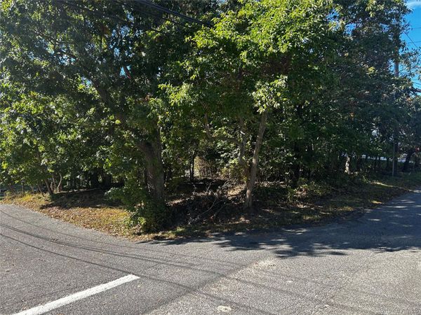 4th Street , Wading River, NY 11792