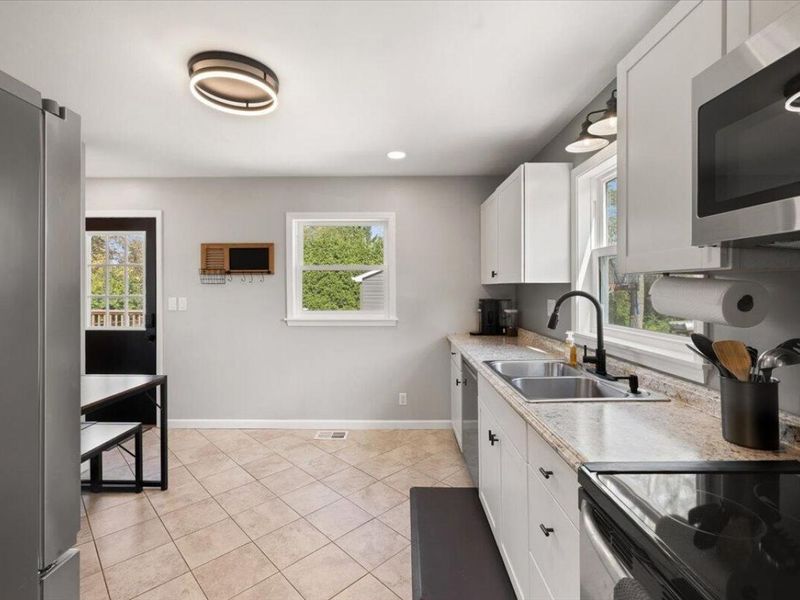 1415 Fleet Road, Troy, OH 45373 Photo 9