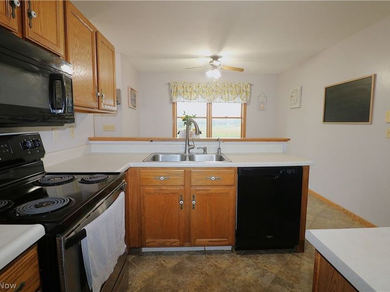 14 Manchester Drive, Norwalk, OH 44857 Photo 4