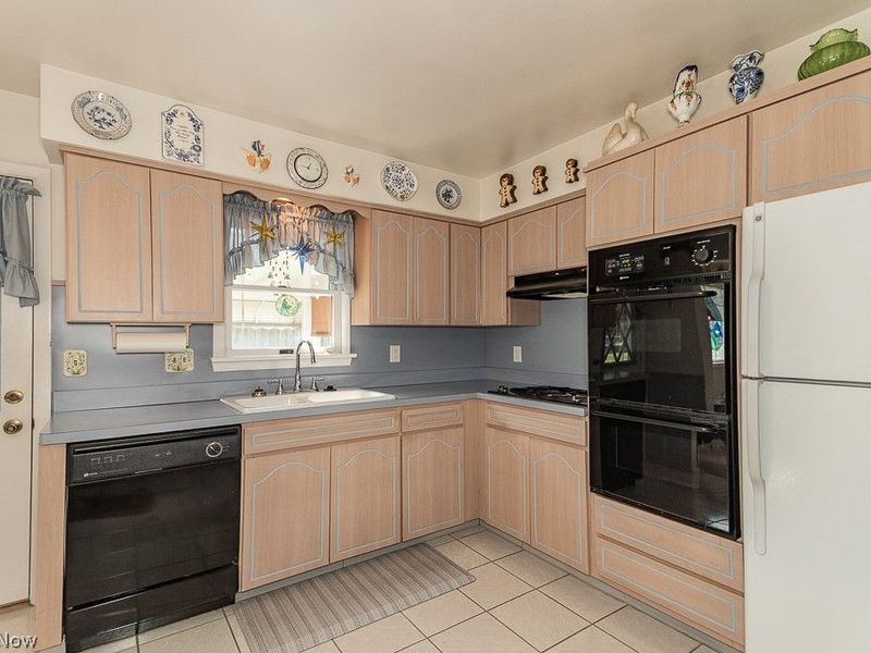 6372 Ridgebury Boulevard, Mayfield Heights, OH 44124 Photo 10