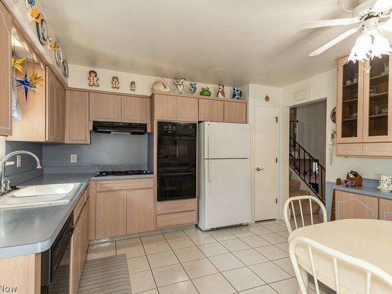 6372 Ridgebury Boulevard, Mayfield Heights, OH 44124 Photo 11