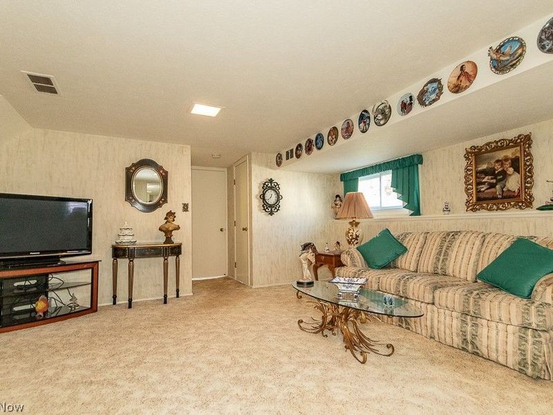 6372 Ridgebury Boulevard, Mayfield Heights, OH 44124 Photo 31