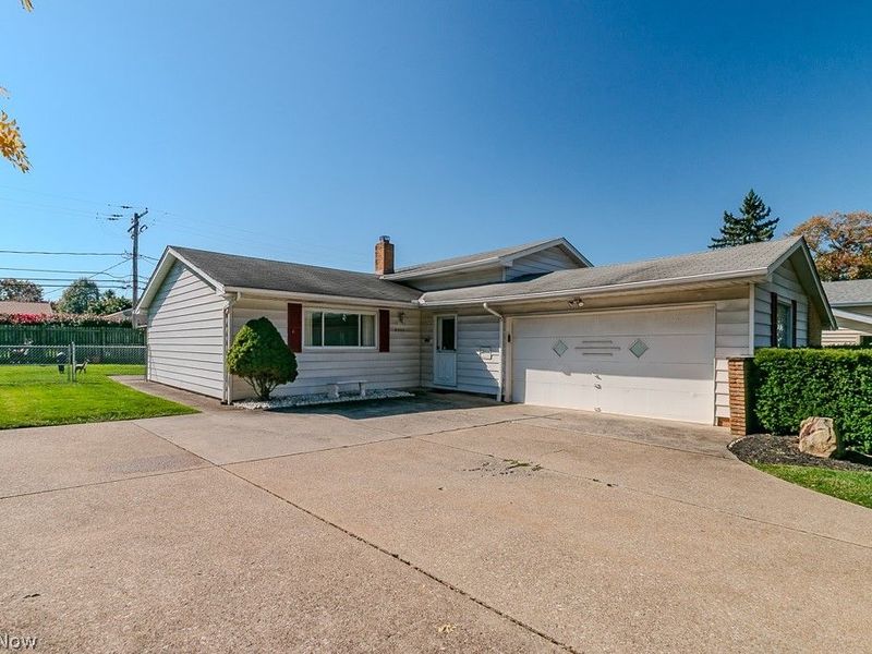 6372 Ridgebury Boulevard, Mayfield Heights, OH 44124 Photo 4