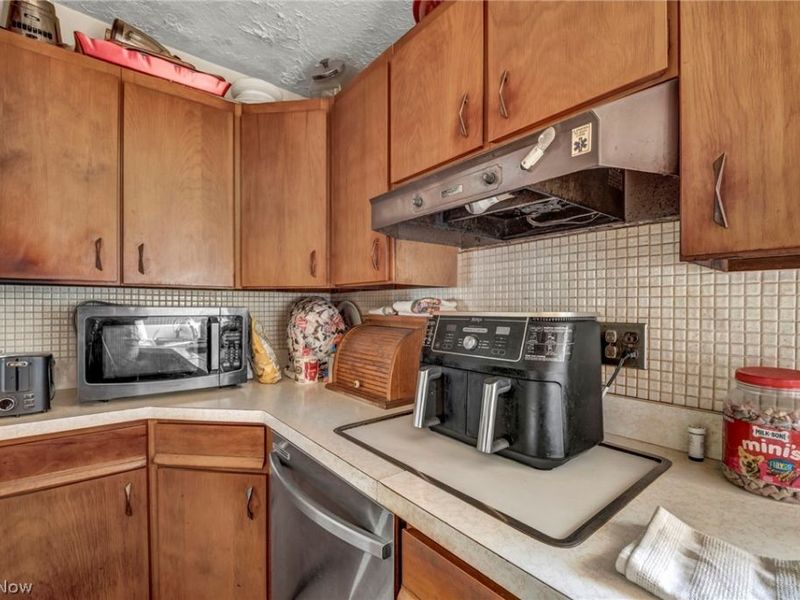 3919 Robert Avenue, Cleveland, OH 44109 Photo 14