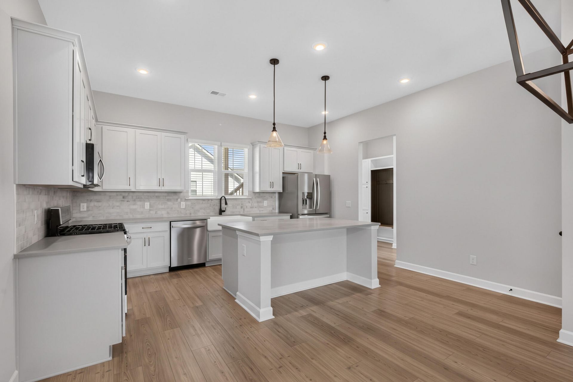 226 Midtown Avenue Photo 17
