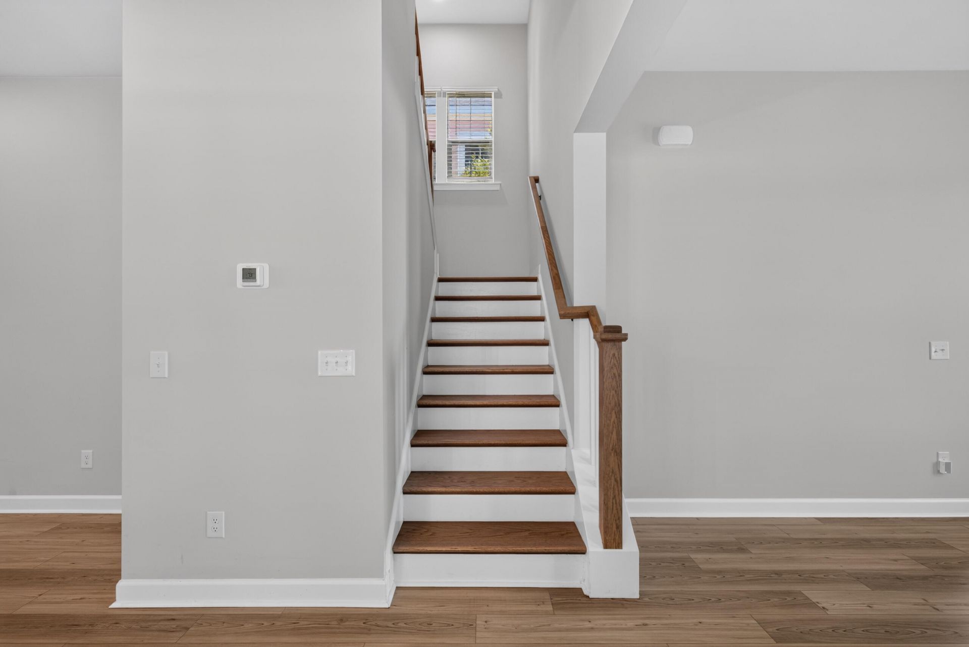 226 Midtown Avenue Photo 22
