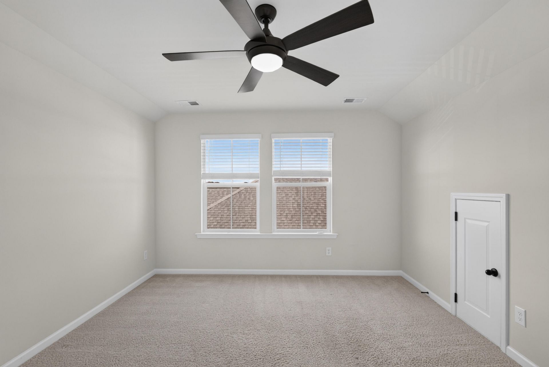 226 Midtown Avenue Photo 38